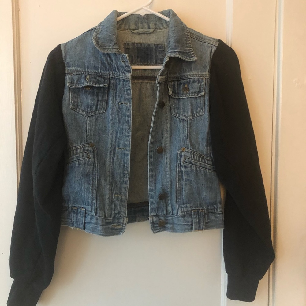 Crop denim jacket